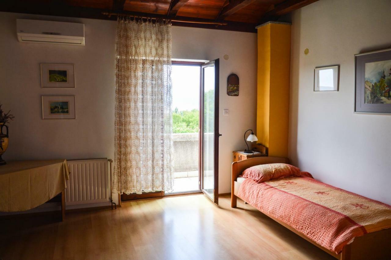 Pinezići Apartment Zoja מראה חיצוני תמונה